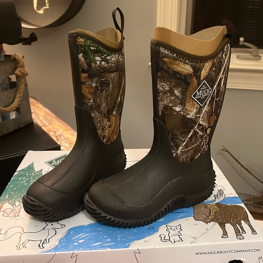 Kid’s Muck Boots! Size 12 NWT